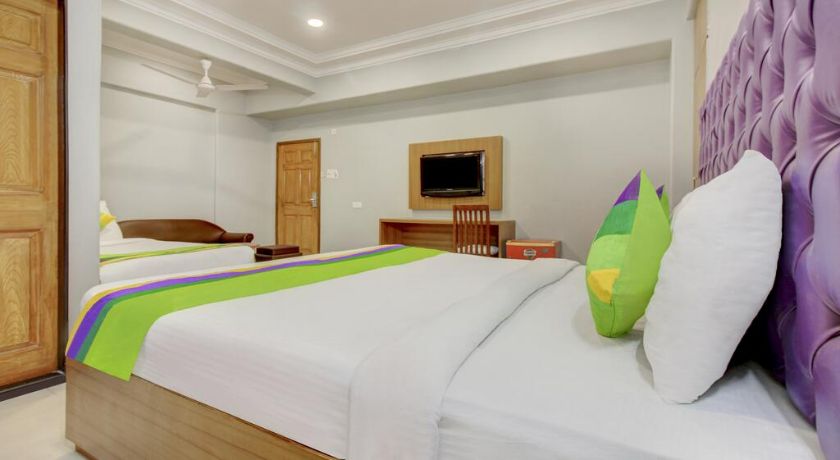 Hotel Cruz Royale International in Mumbai