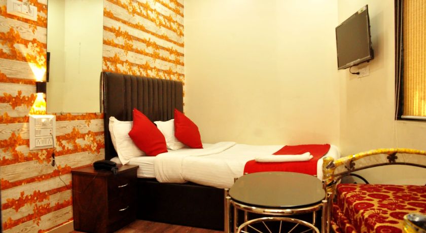 Hotel M.K. Grand in Mumbai