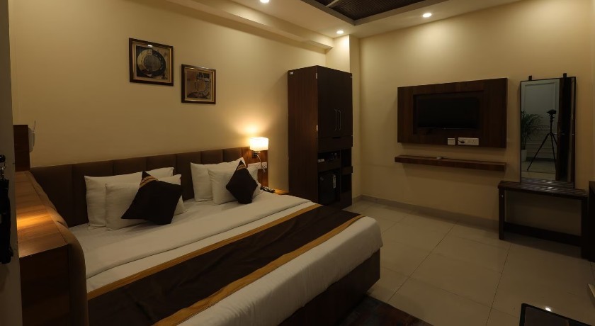 GP Hotel in Lucknow